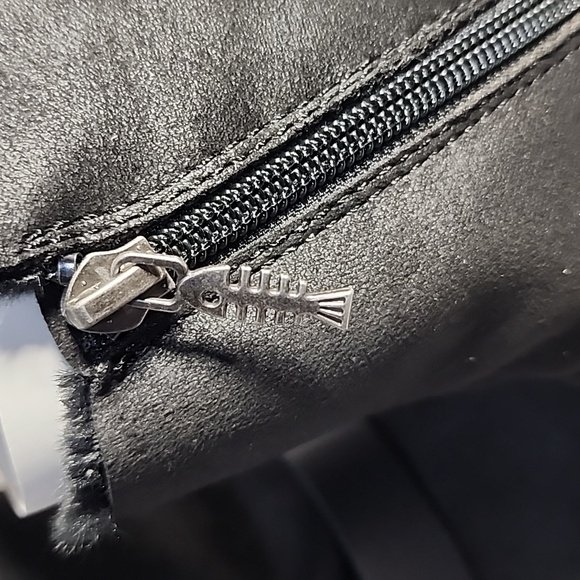 NIB- Blowfish Malibu Kids Black Fur Lined Microsuede Boots - Picture 4 of 11